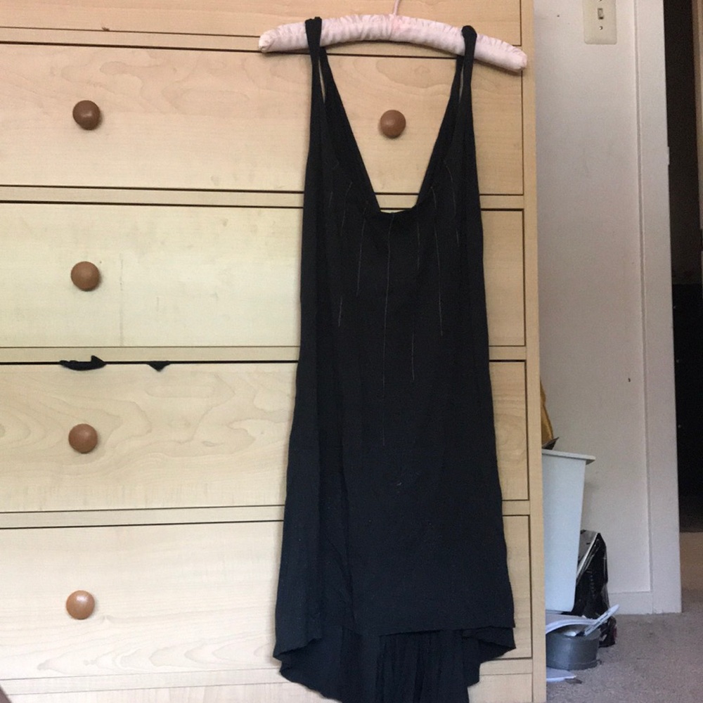 Super casual sleeveless dress!